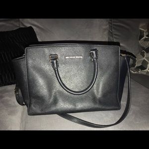 Michael kors purse